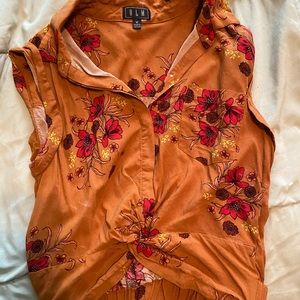Sleeveless floral shirt